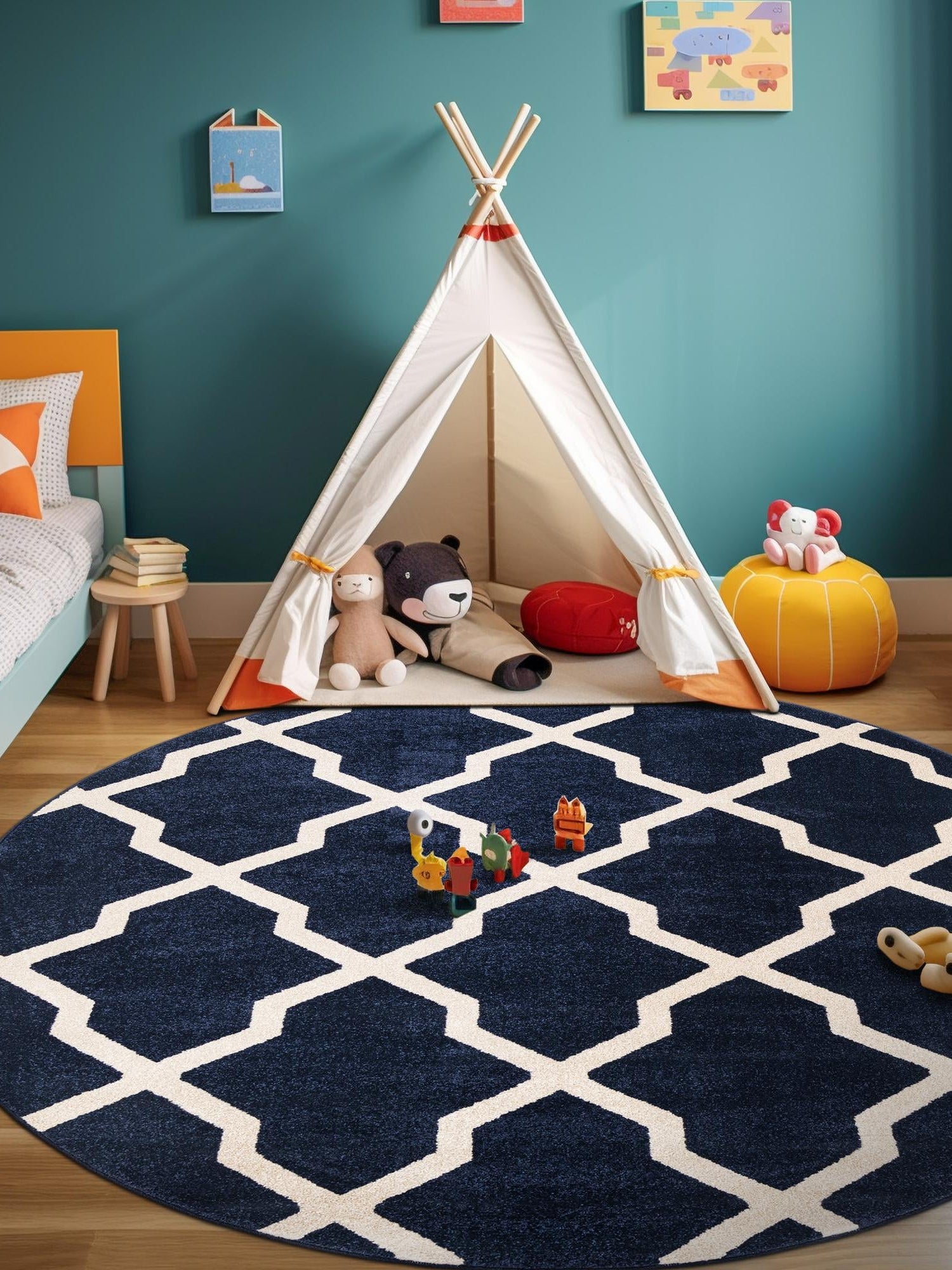 Navy Blue 7' 10 x 7' 10 Trellis Round Area Rug