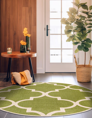 Green 6' 1 x 6' 1 Trellis Round Area Rug