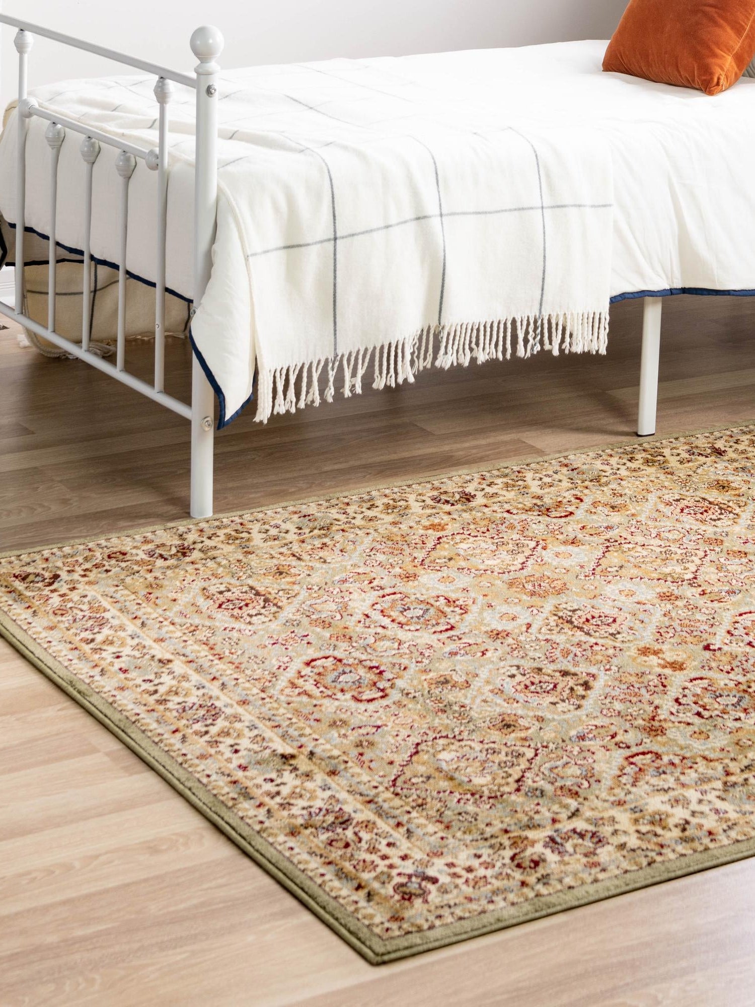 Light Green 5' 3 x 8' Voyage Rectangle Area Rug