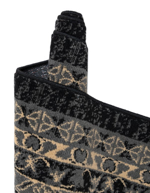 Black 4' 1 x 6' 1 Taftan Rectangle Area Rug