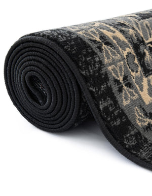 Black 4' 1 x 6' 1 Taftan Rectangle Area Rug