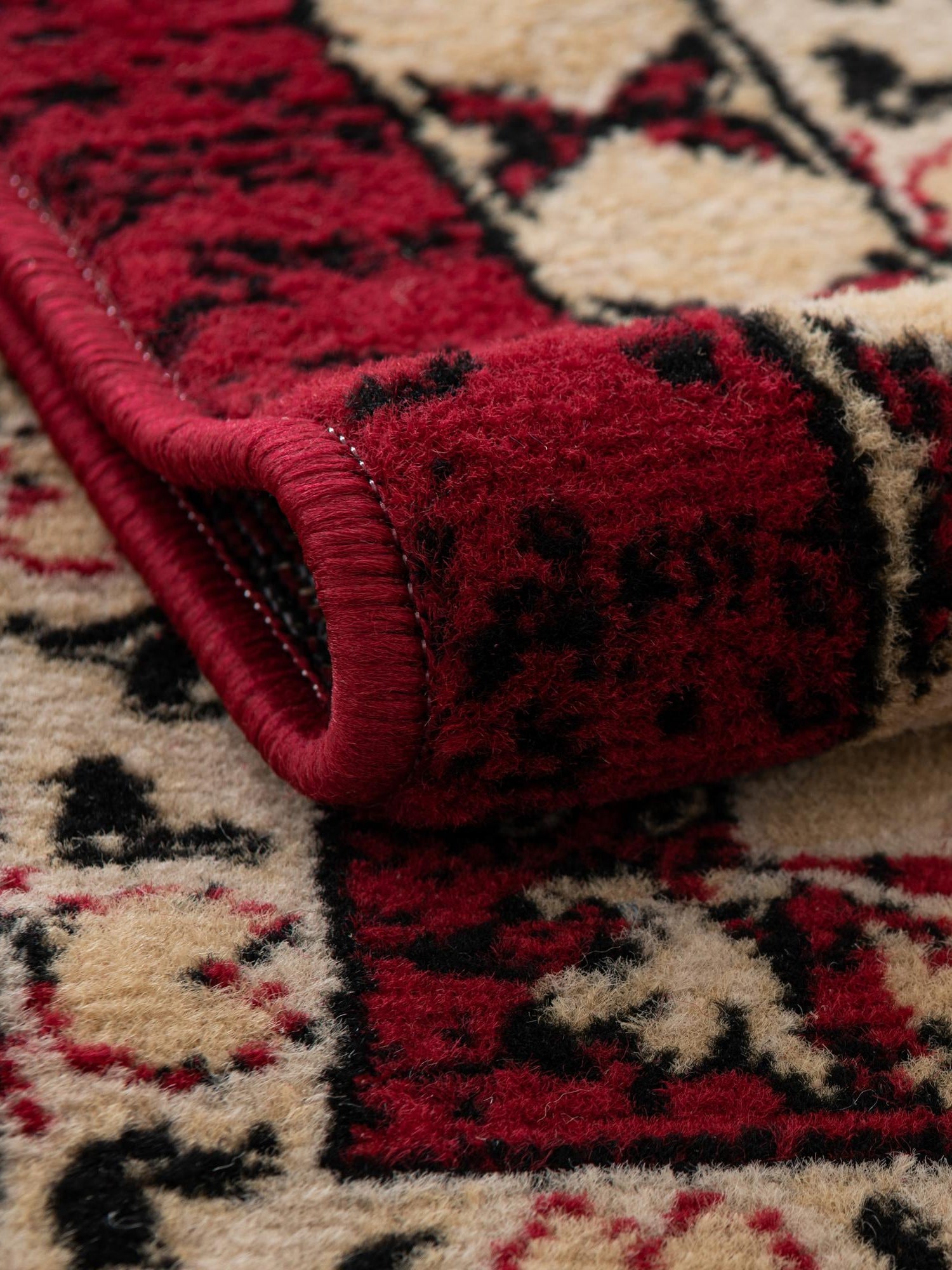 Red 5' 3 x 8' Taftan Rectangle Area Rug