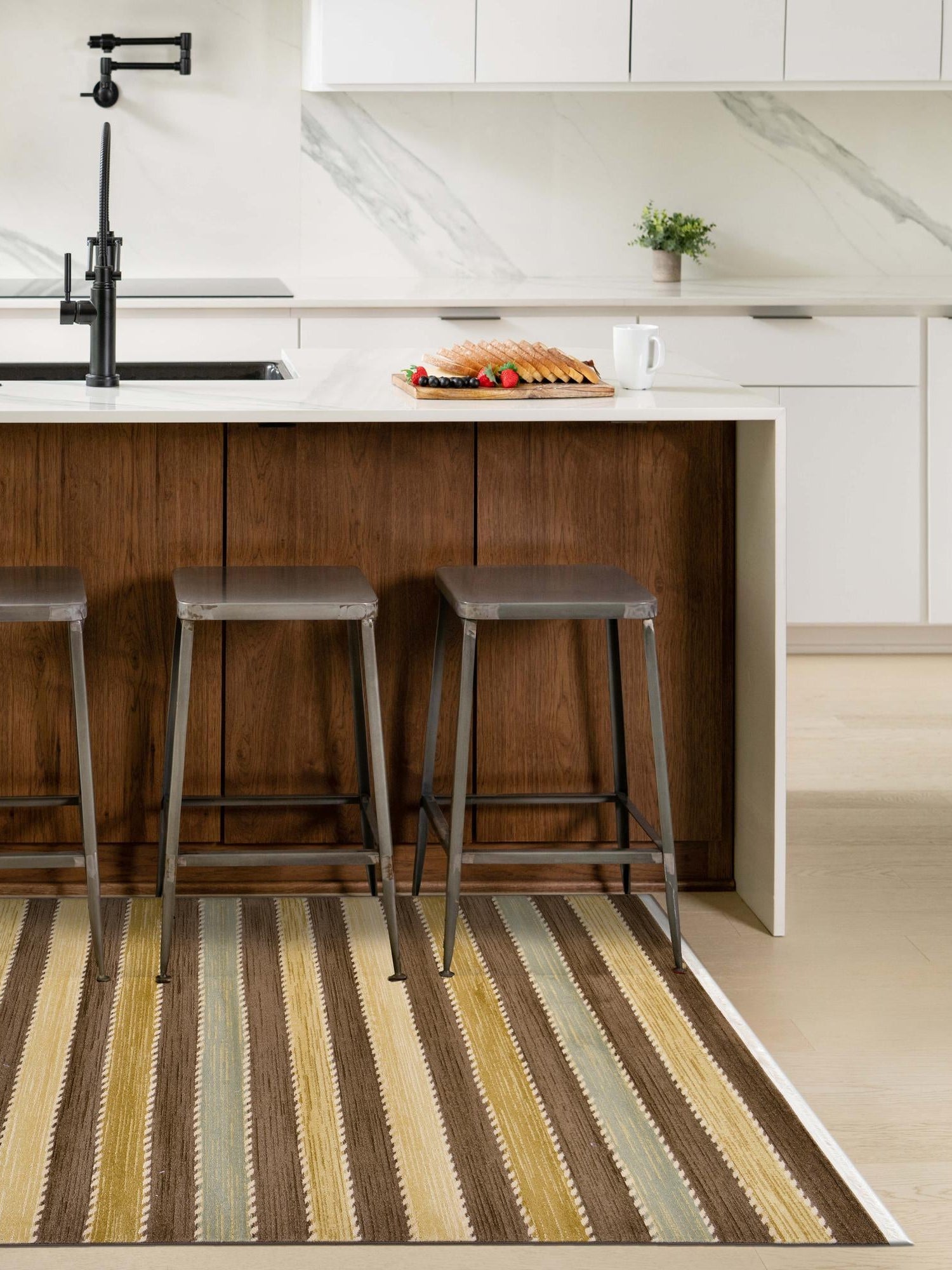 Brown 2' x 3' 1 Fars Rectangle Area Rug 100% Polypropylene Unique Traditional Carpet for Classical Living, Dining Room & Office Spaces for Sale at Rug Engine