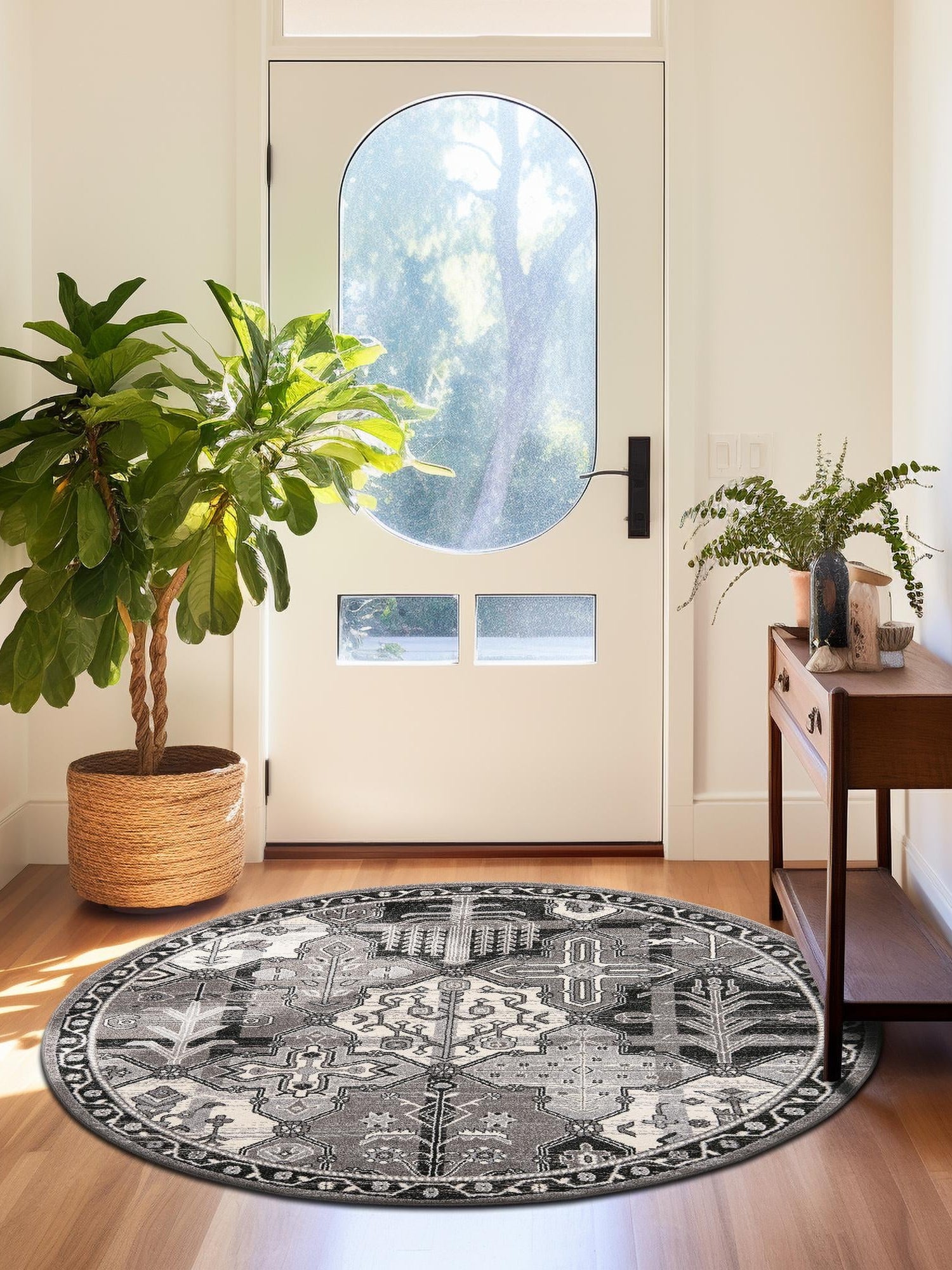 Gray 7' 10 x 7' 10 La Jolla Round Area Rug 100% Polypropylene Traditional Pattern Easy Clean Carpet for Living, Dining, Bedroom, Office for Sale at Rug Engine