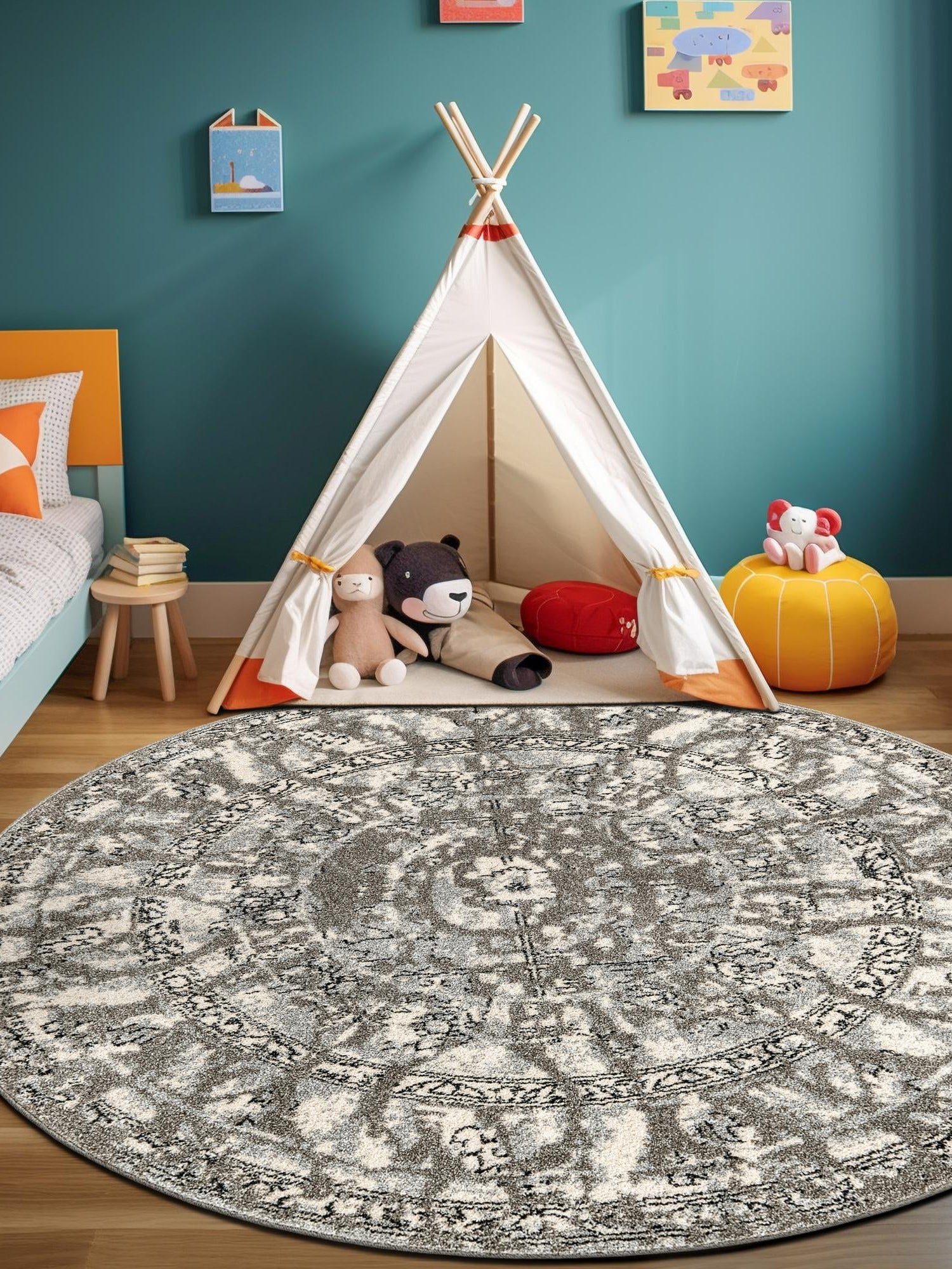 Gray 7' 10 x 7' 10 La Jolla Round Area Rug 100% Polypropylene Traditional Pattern Easy Clean Carpet for Living, Dining, Bedroom, Office for Sale at Rug Engine