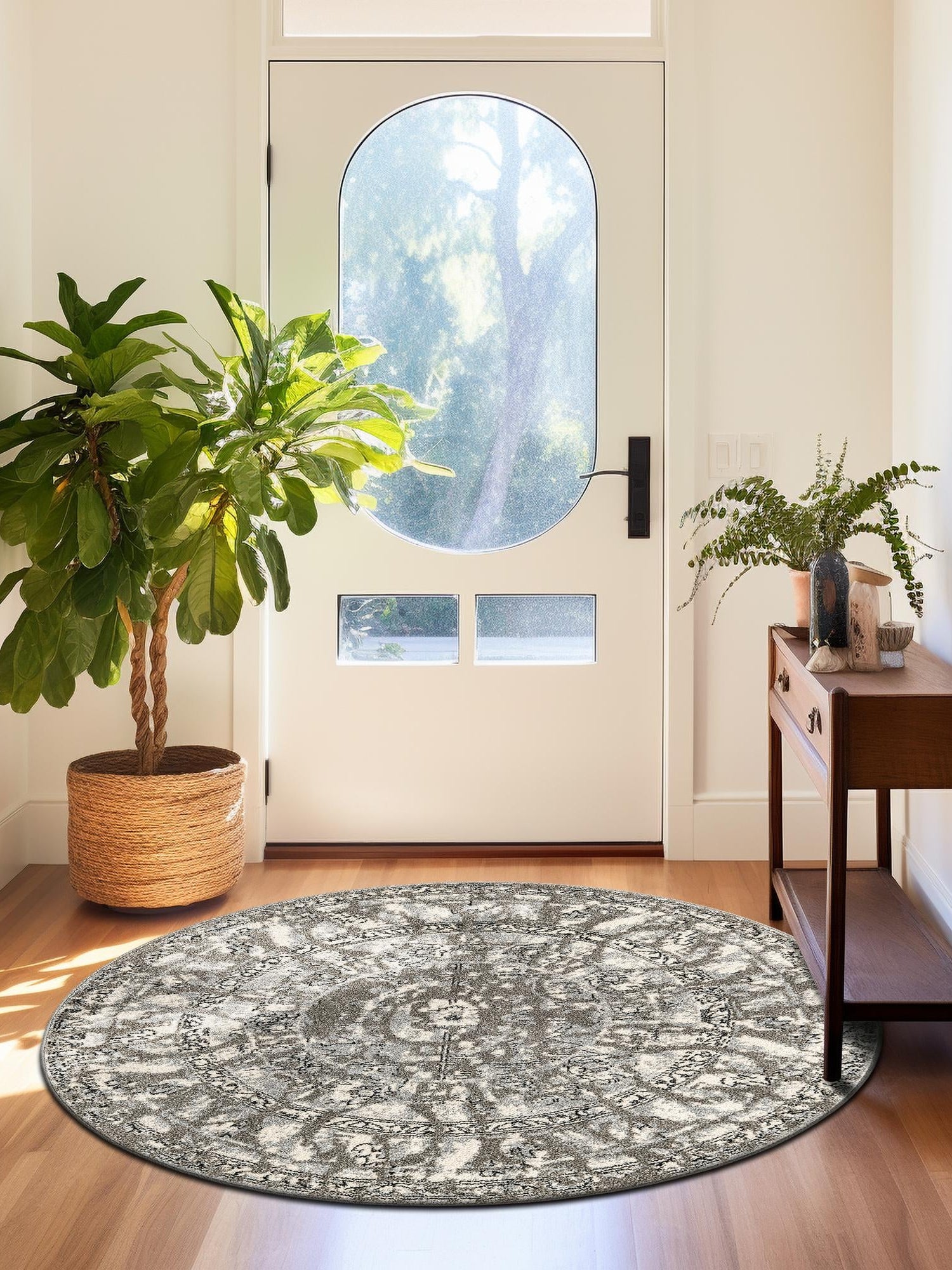 Gray 7' 10 x 7' 10 La Jolla Round Area Rug 100% Polypropylene Traditional Pattern Easy Clean Carpet for Living, Dining, Bedroom, Office for Sale at Rug Engine