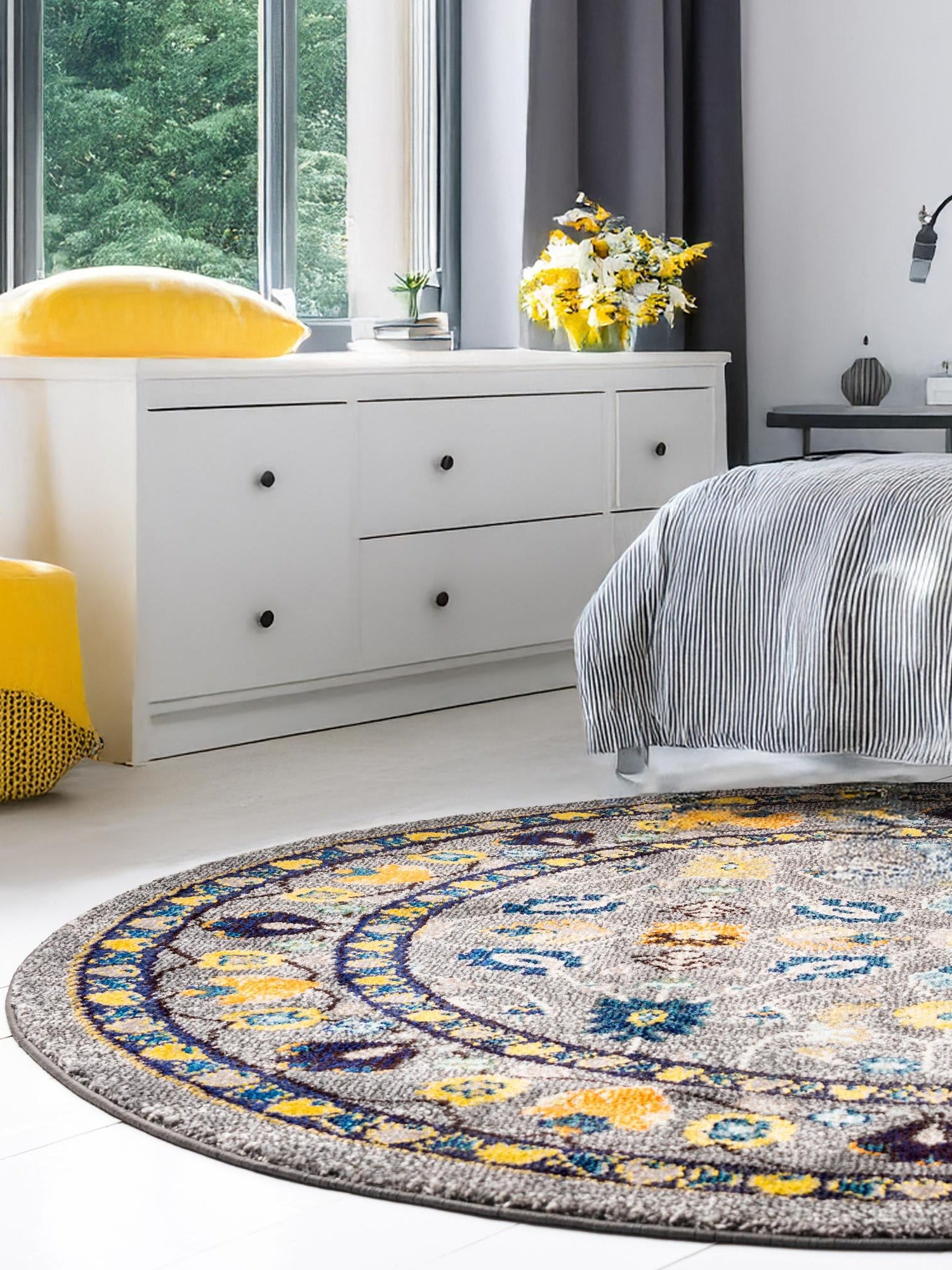 Gray 6' 1 x 6' 1 Medici Round Area Rug 100% Polypropylene Traditional Vintage Classic Carpet for Home Interior Design Decor for Sale at Rug Engine