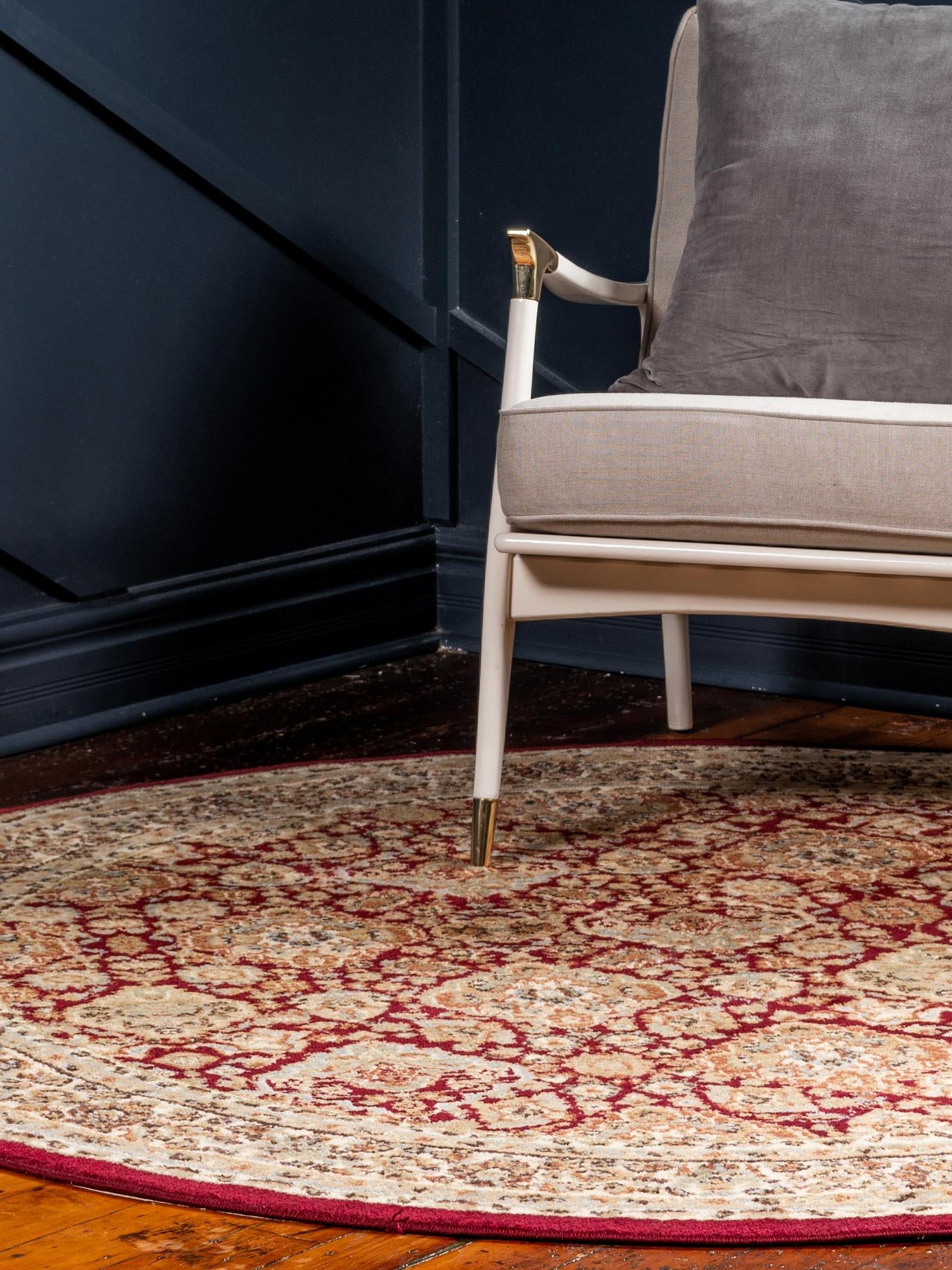 Red 6' 1 x 6' 1 Voyage Round Area Rug