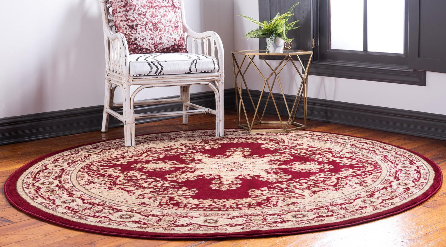 Red 7' 10 x 7' 10 Versailles Round Area Rug