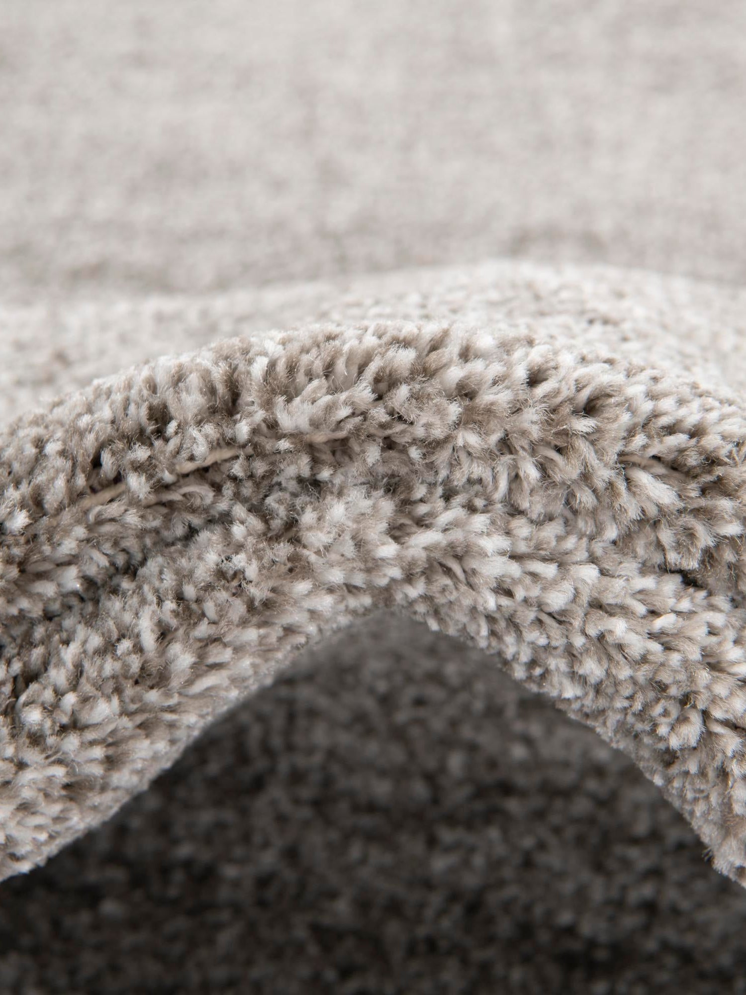 Light Gray 6' 1 x 6' 1 Del Mar Round Area Rug 100% Polypropylene Easy Clean Stain Resistant Vivid Modern Carpet Mat for Home Decor Interior Designing for Sale at Rug Engine