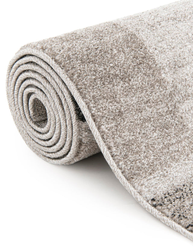 Light Gray 7' 10 x 7' 10 Del Mar Round Area Rug 100% Polypropylene Easy Clean Stain Resistant Vivid Modern Carpet Mat for Home Decor Interior Designing for Sale at Rug Engine