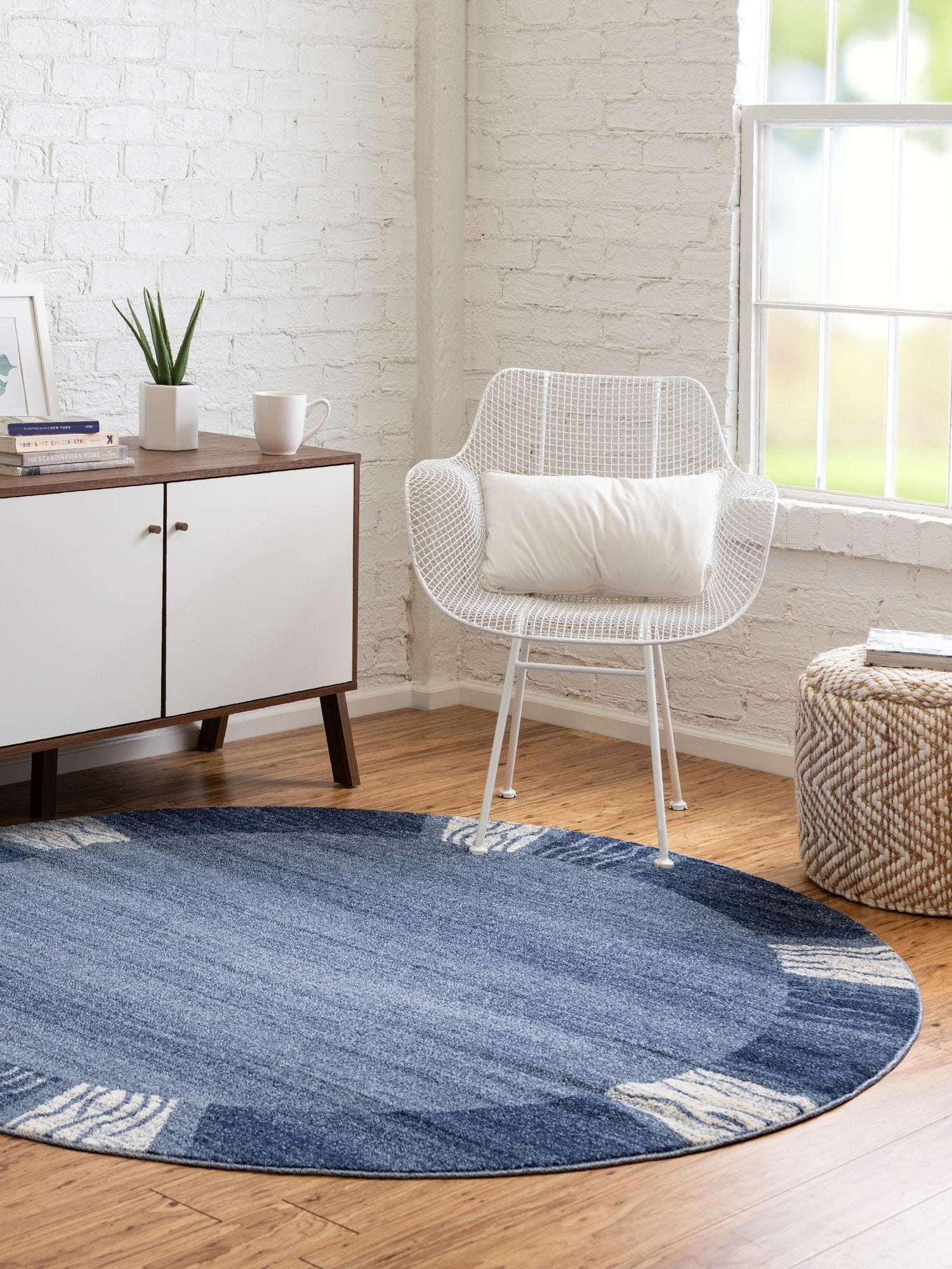 Light Blue 4' 1 x 4' 1 Del Mar Round Area Rug 100% Polypropylene Easy Clean Stain Resistant Vivid Modern Carpet Mat for Home Decor Interior Designing for Sale at Rug Engine