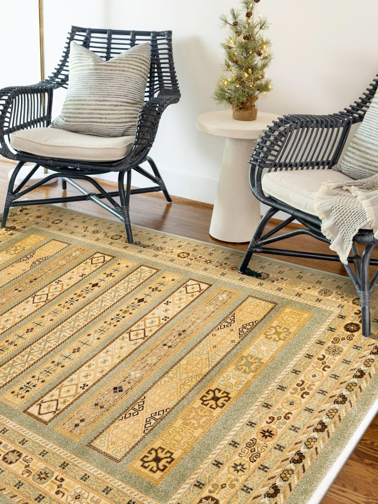 Light Green 10' 6 x 16' 5 Fars Rectangle Area Rug 100% Polypropylene Unique Traditional Carpet for Classical Living, Dining Room & Office Spaces for Sale at Rug Engine