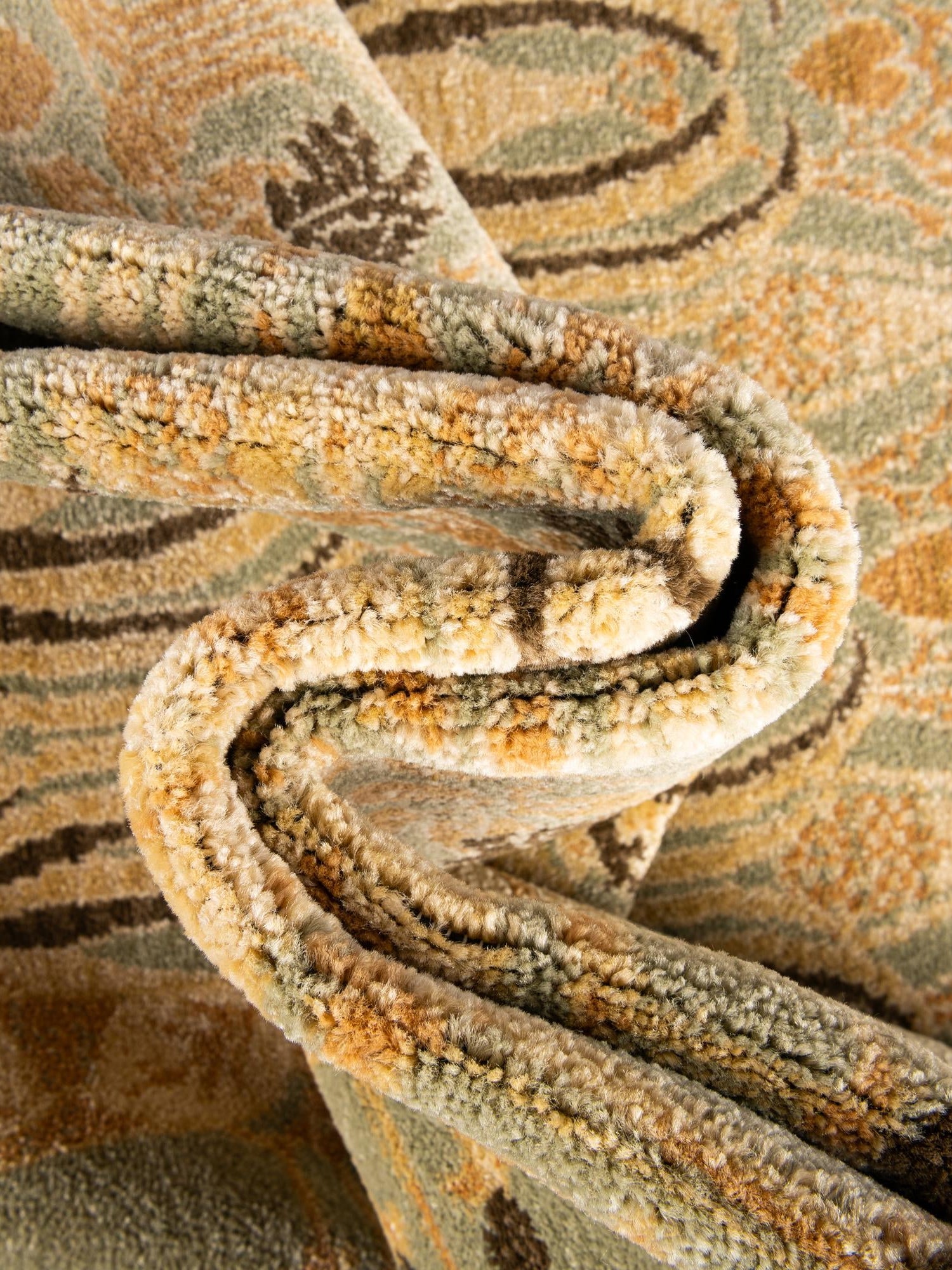 Light Green 3' 1 x 5' 3 Edinburgh Rectangle Area Rug 100% Polypropylene Easy Clean With Cotton Backing Traditional Classic Design Carpet for Living, Dining Room, Office for Sale at Rug Engine