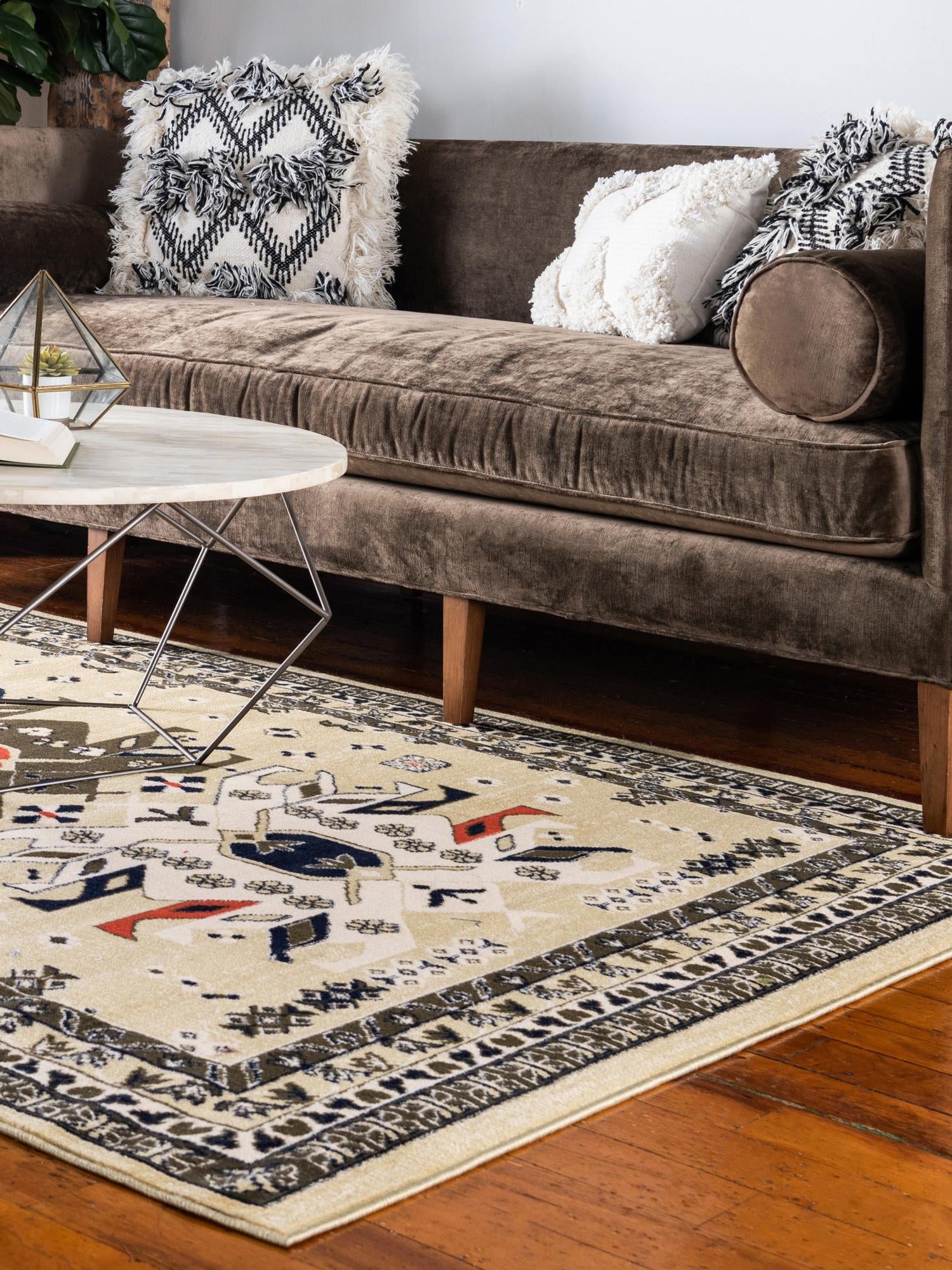 Cream 2' x 3' 1 Taftan Rectangle Area Rug