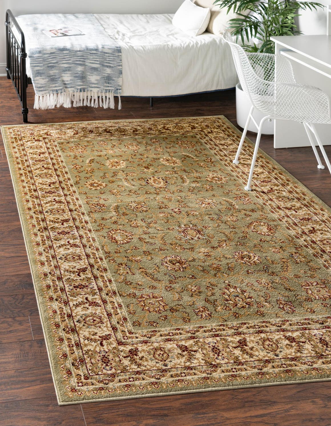 Green 7' 10 x 11' Voyage Rectangle Area Rug