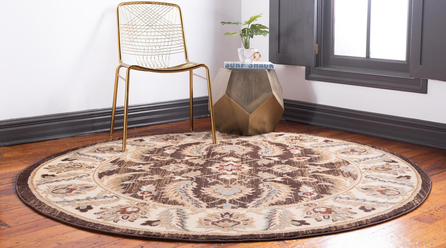 Brown 7' 10 x 7' 10 Voyage Round Area Rug