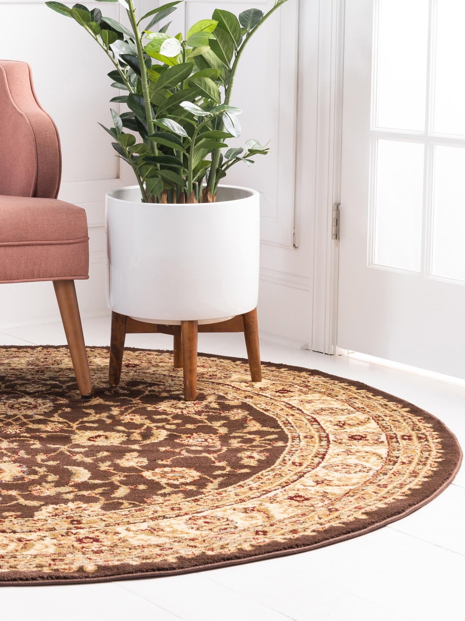 Brown 7' 10 x 7' 10 Voyage Round Area Rug