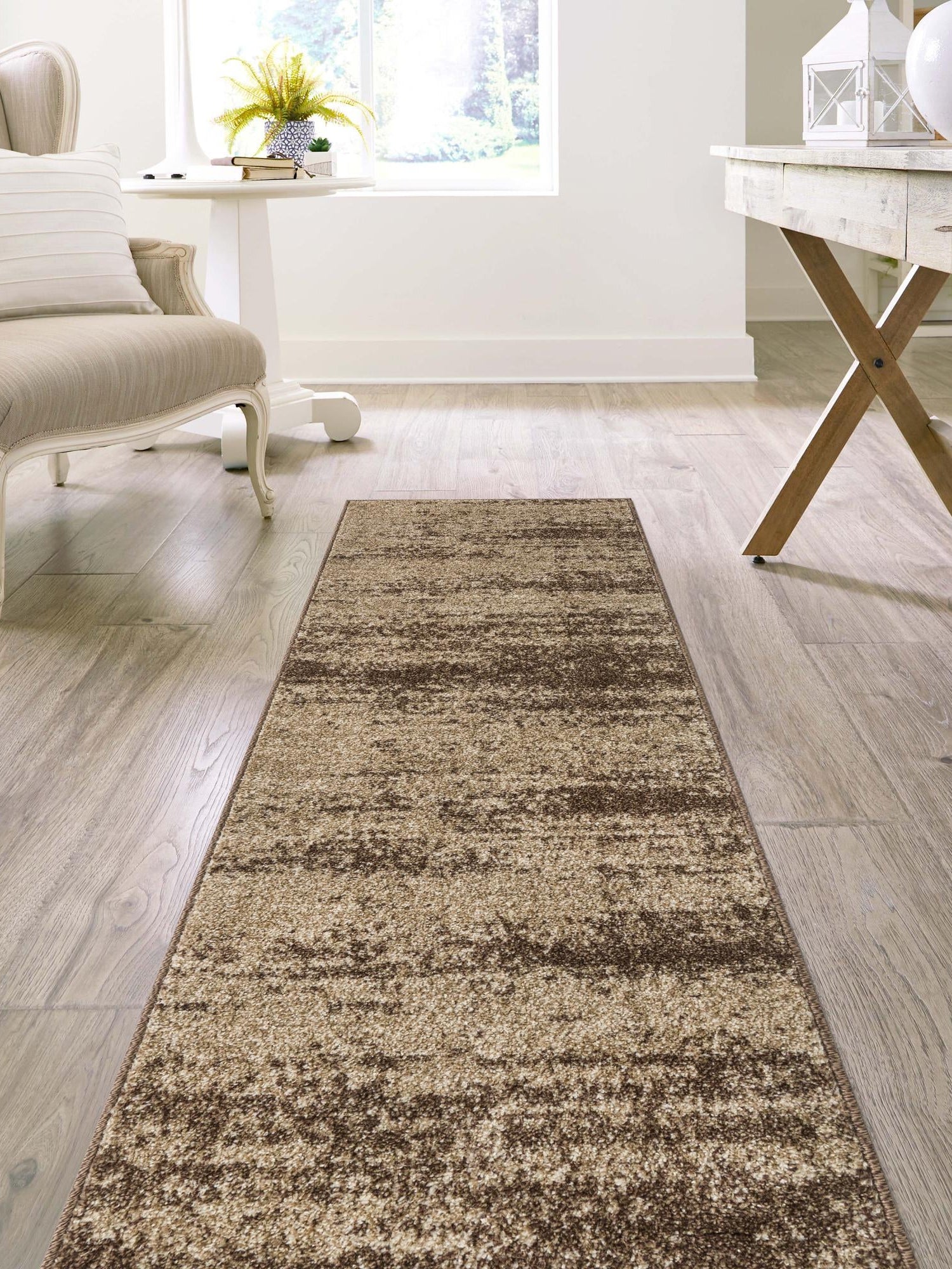 Brown 2' 7 x 10' Del Mar Runner Area Rug 100% Polypropylene Easy Clean Stain Resistant Vivid Modern Carpet Mat for Home Decor Interior Designing for Sale at Rug Engine