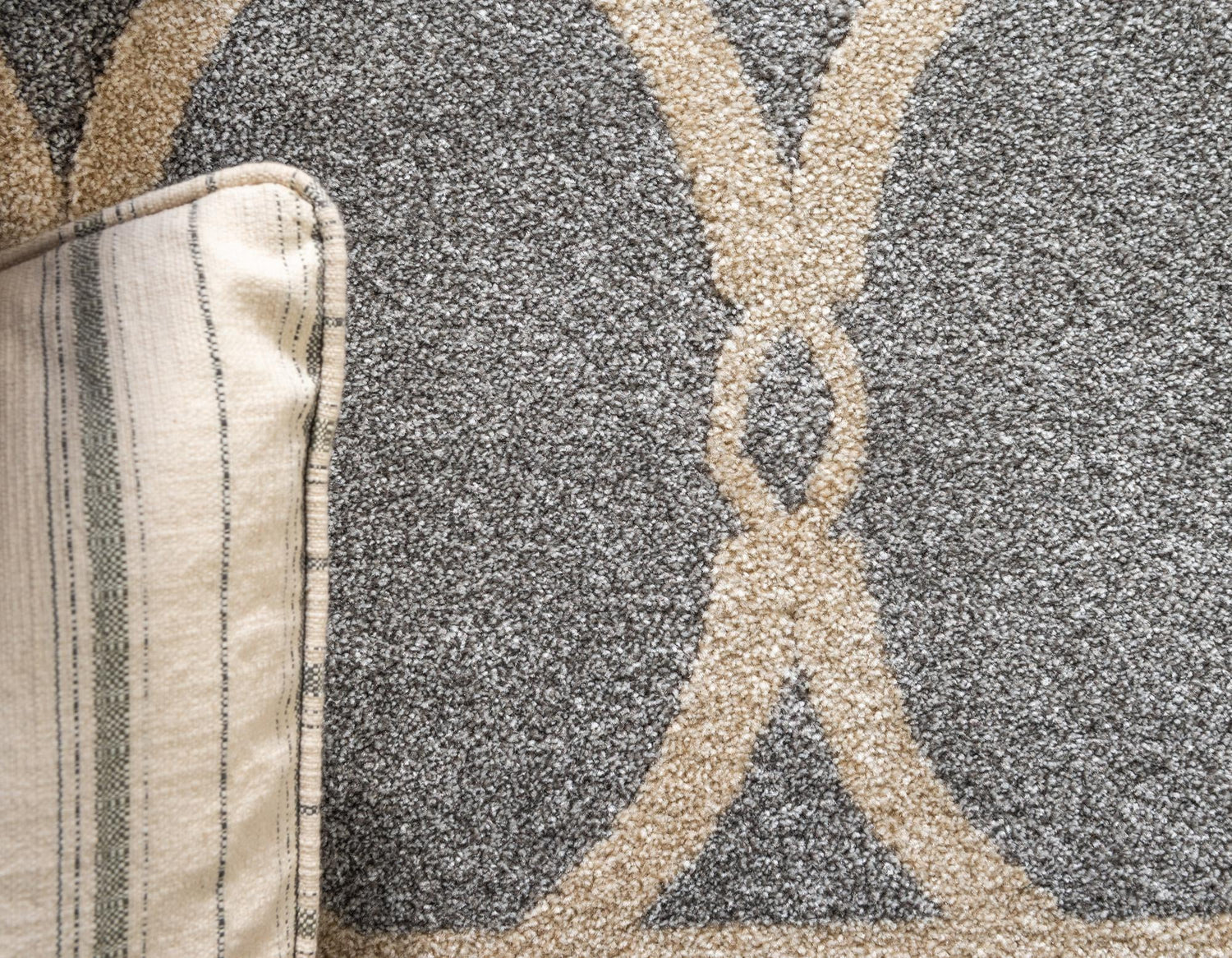 Light Gray 3' 3 x 5' 3 Trellis Rectangle Area Rug