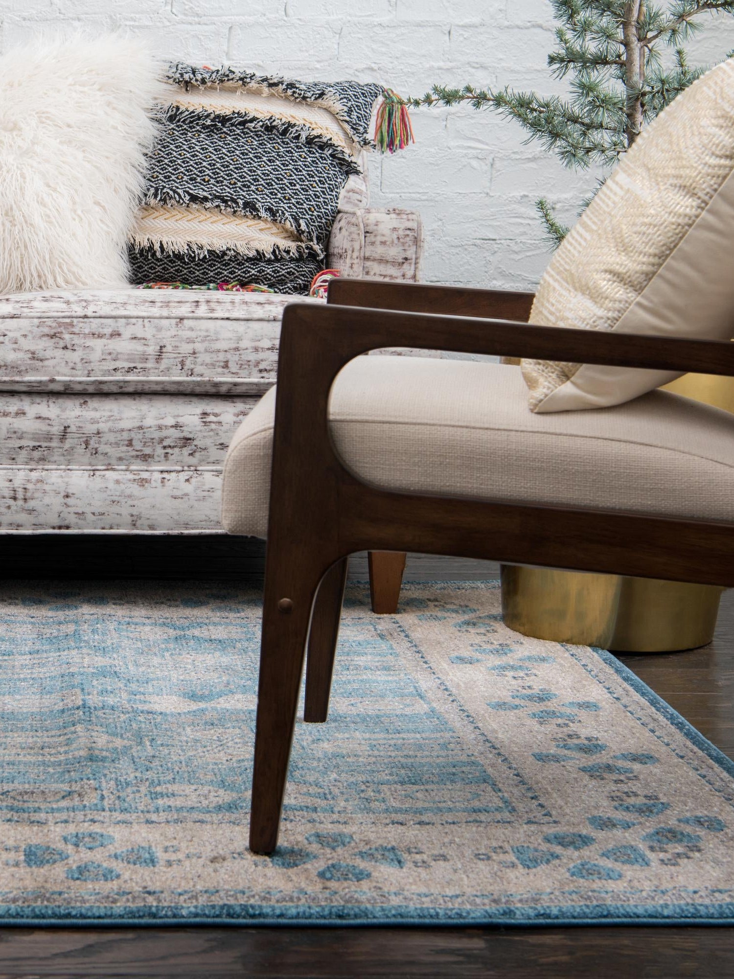 Light Blue 2' x 3' 1 Salzburg Rectangle Area Rug Stain Resistant Easy Clean Traditional Classic Design Durable Carpet for Affordable Interior Home Decorating for Sale at Rug Engine