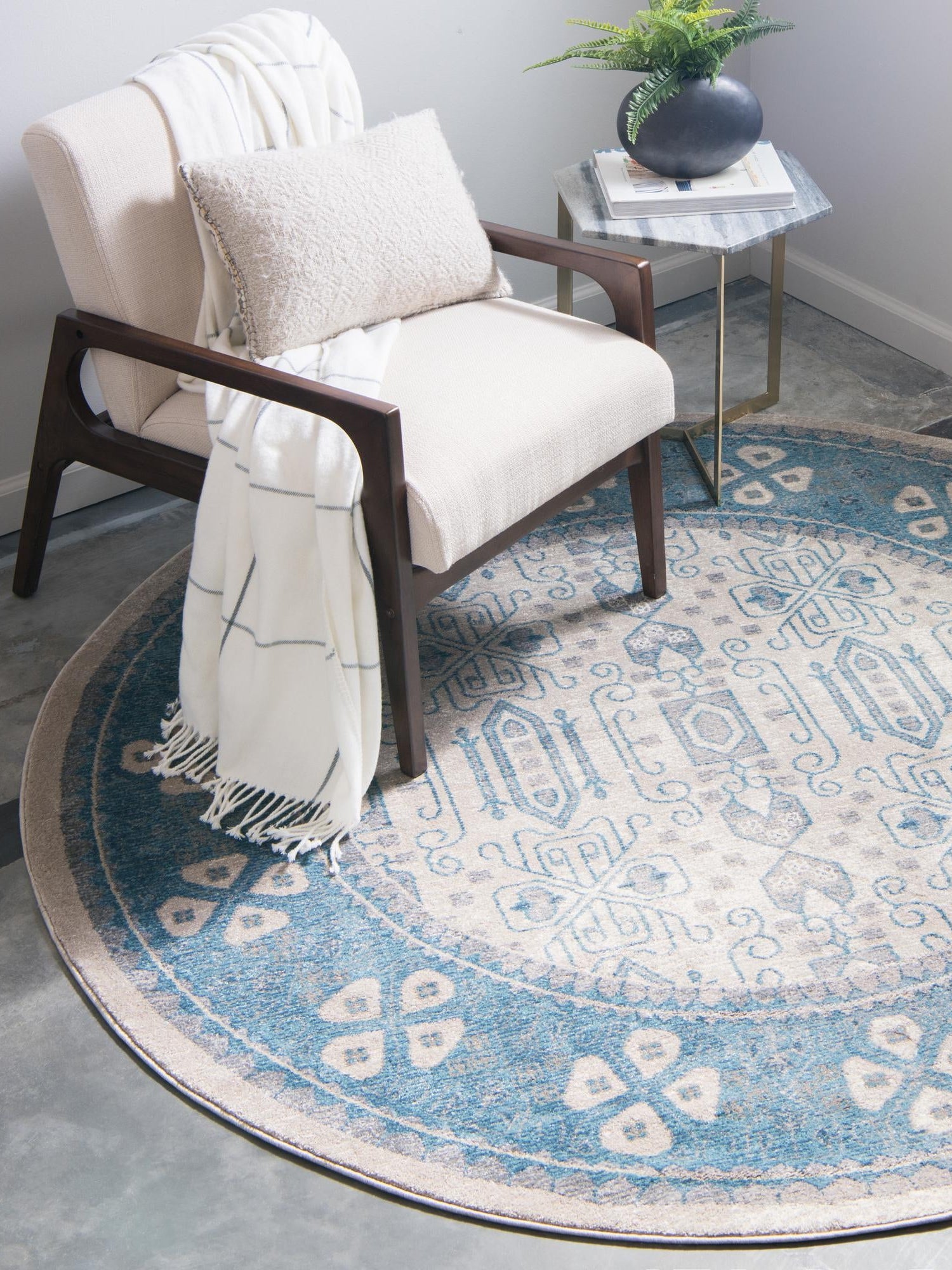 Beige 6' 1 x 6' 1 Salzburg Round Area Rug