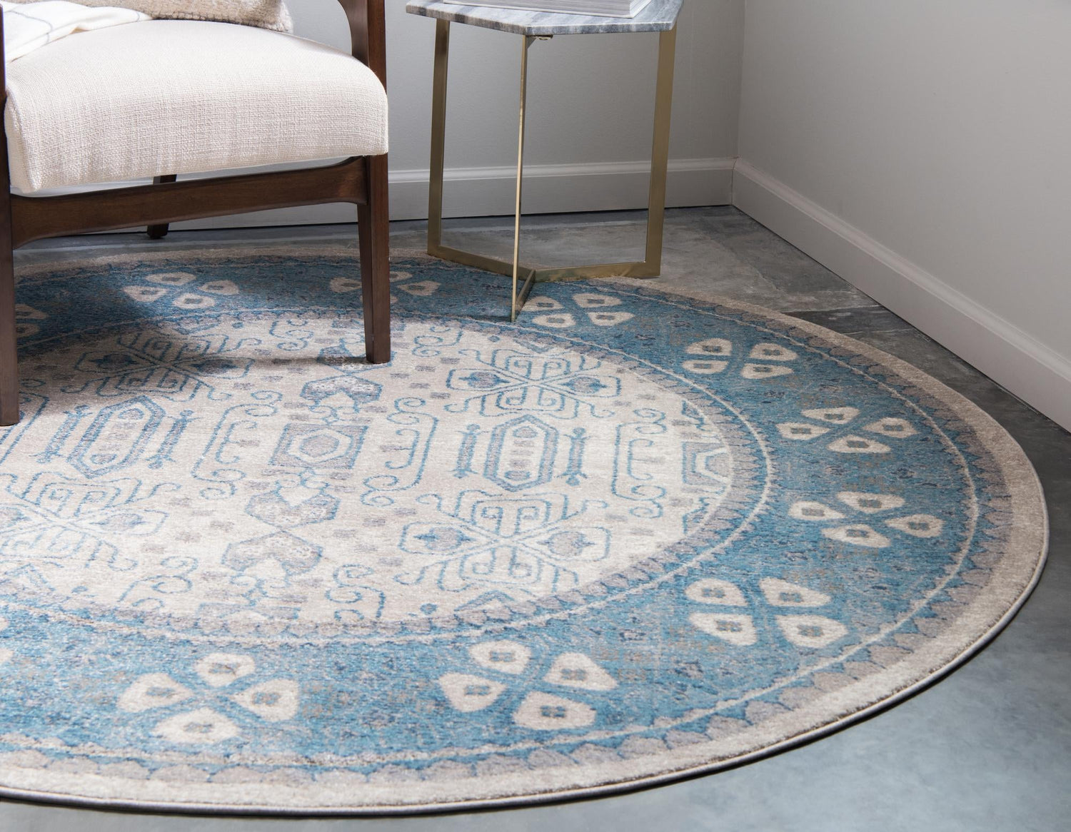 Beige 4' 1 x 4' 1 Salzburg Round Area Rug