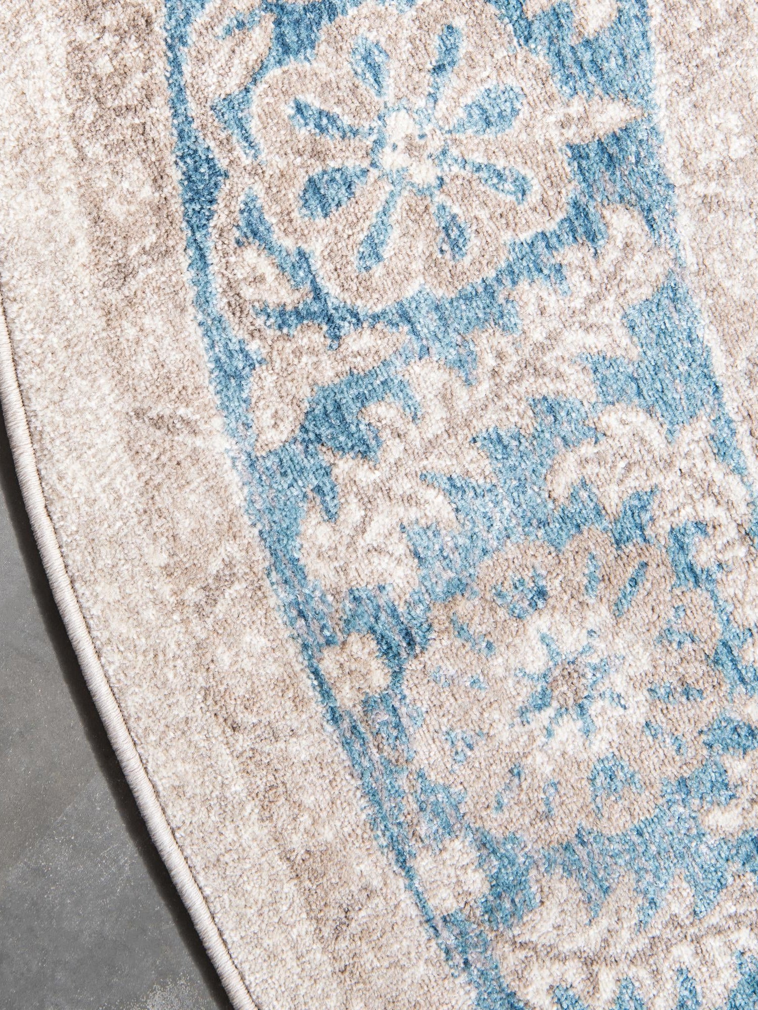 Cream 8' x 8' Salzburg Round Area Rug