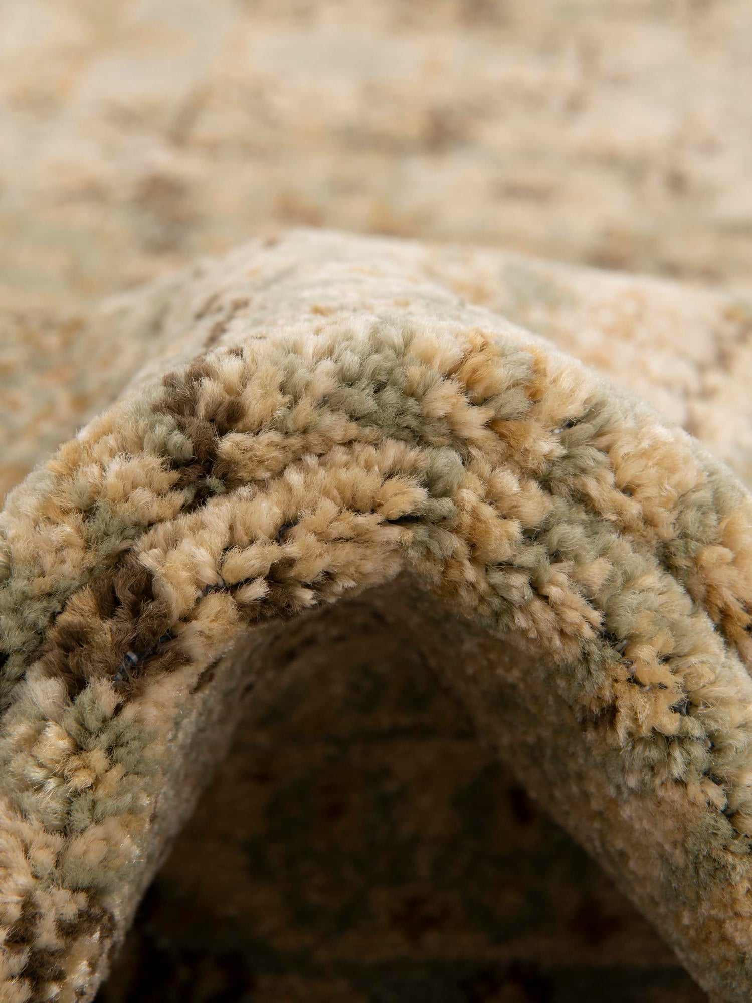 Light Green 2' x 3' 1 Palace Rectangle Area Rug