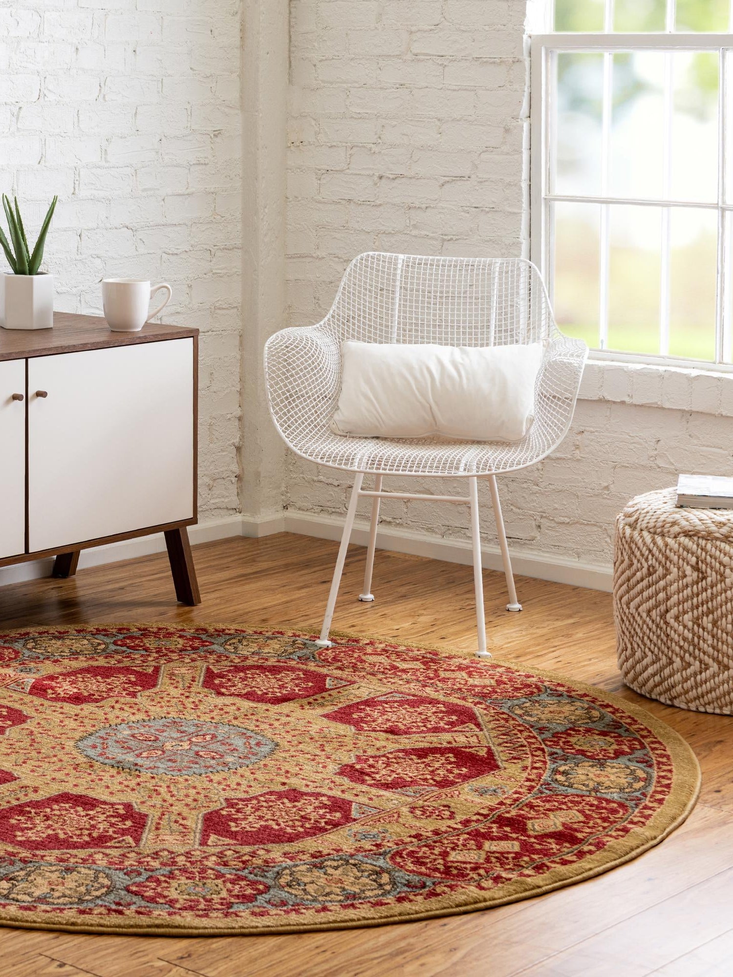 Red 3' 3 x 3' 3 Palace Round Area Rug