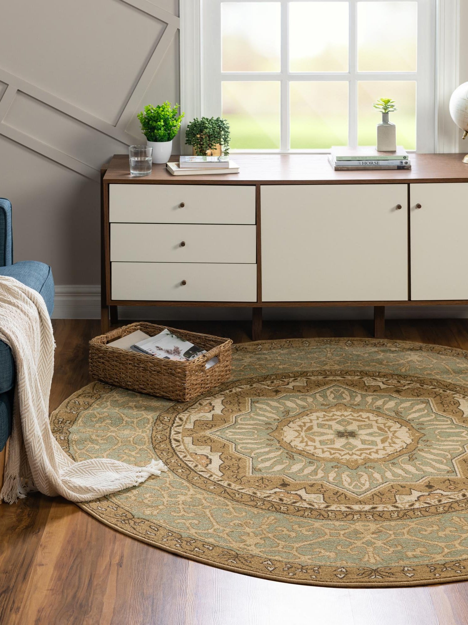 Cream 3' 1 x 3' 1 Palace Round Area Rug