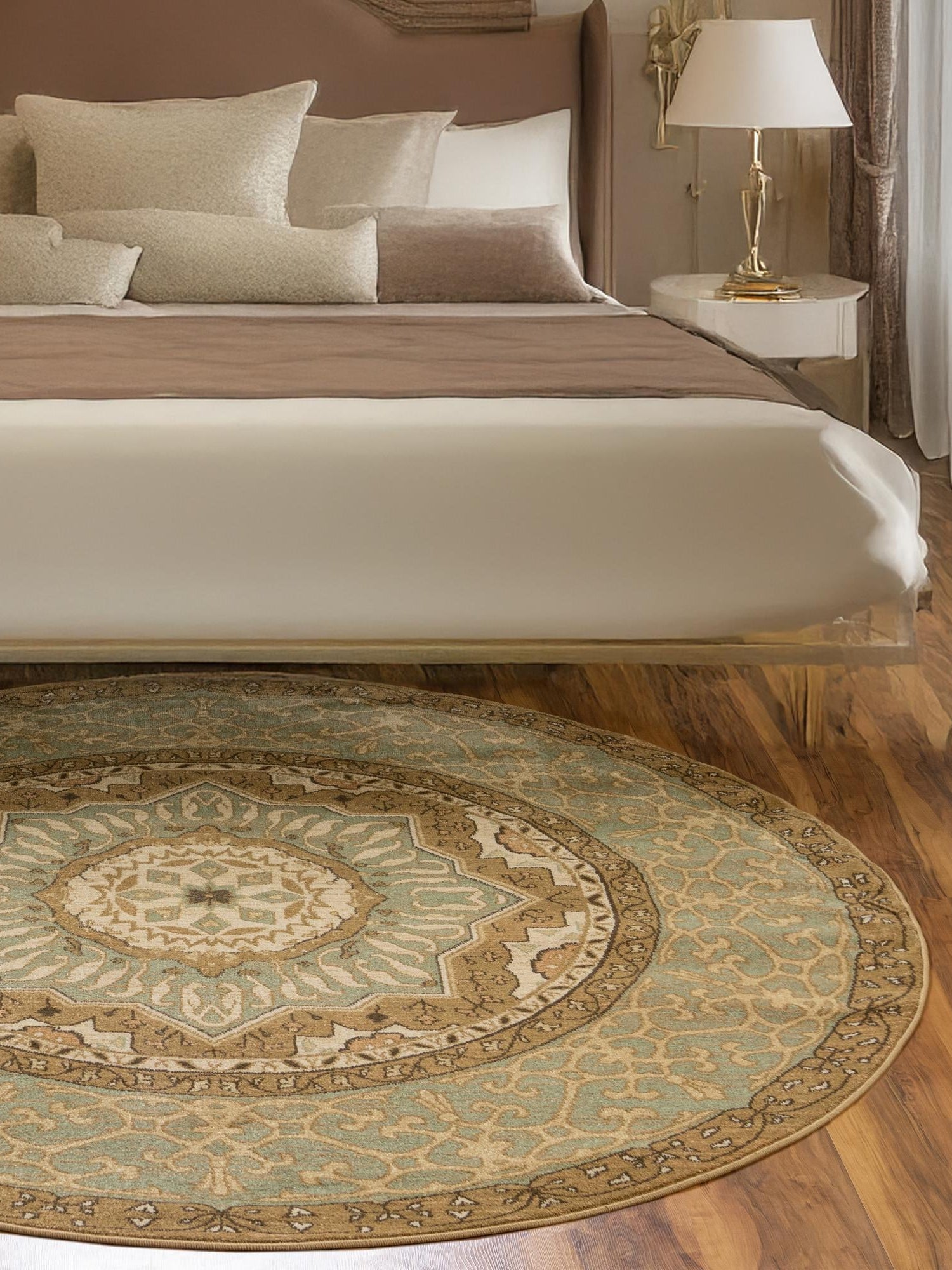 Cream 8' x 8' Palace Round Area Rug