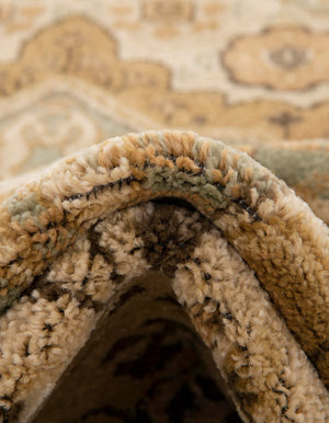 Cream 3' 1 x 3' 1 Palace Round Area Rug