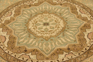 Cream 6' 1 x 6' 1 Palace Round Area Rug