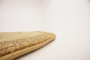 Cream 6' 1 x 6' 1 Palace Round Area Rug