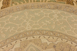 Cream 6' 1 x 6' 1 Palace Round Area Rug