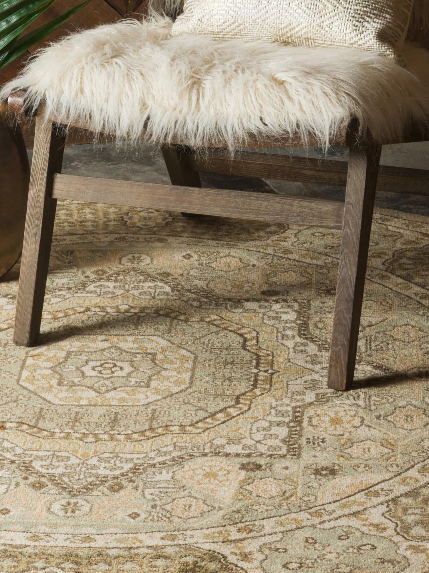 Light Green 3' 1 x 3' 1 Palace Round Area Rug