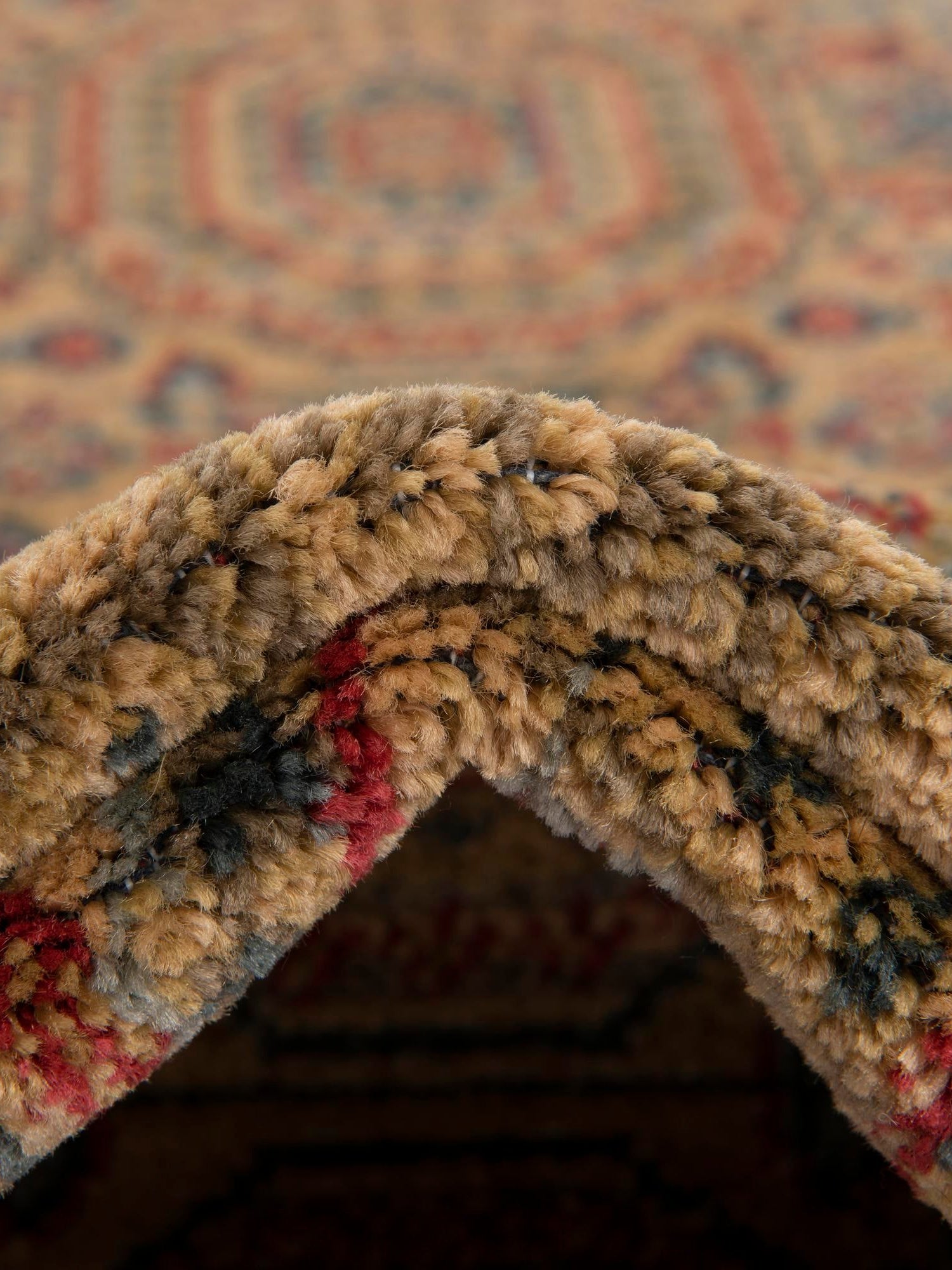 Beige 6' 1 x 6' 1 Palace Round Area Rug