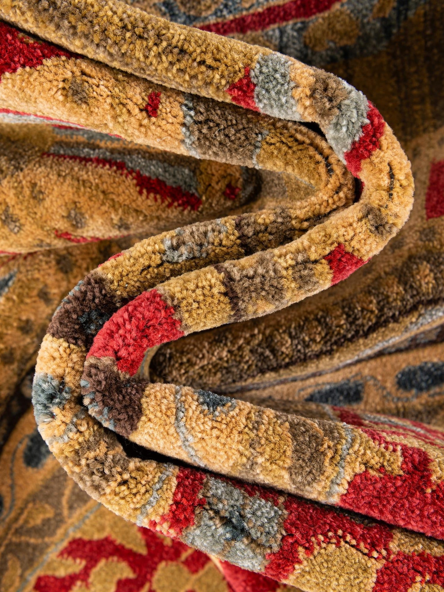 Red 8' x 8' Palace Round Area Rug