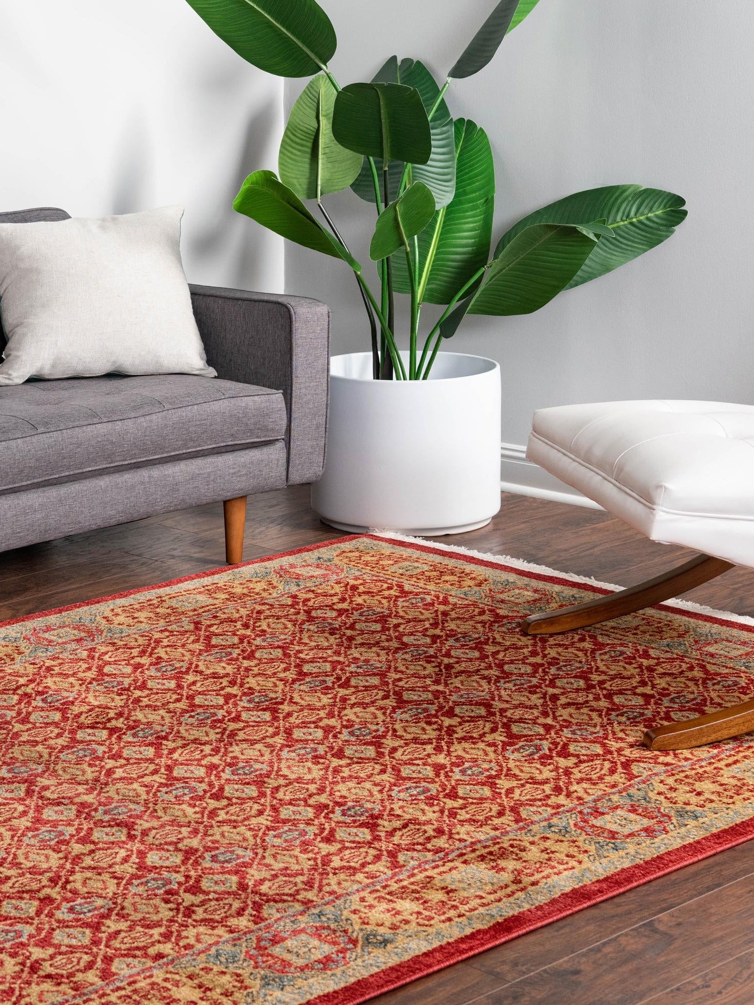 Red 2' x 3' Palace Rectangle Area Rug