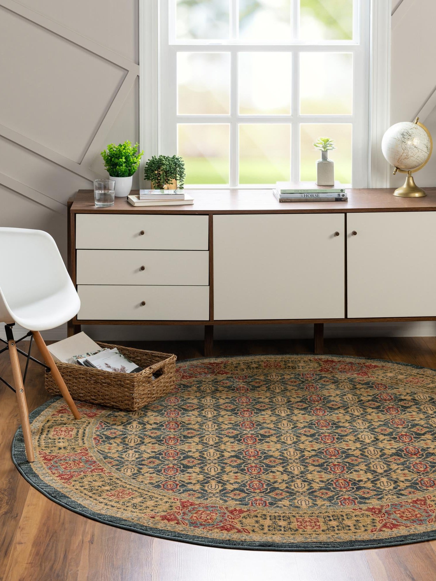 Navy Blue 8' x 8' Palace Round Area Rug