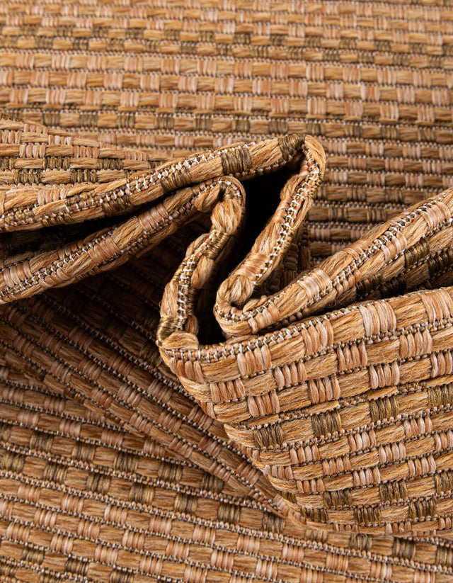 Light Brown 6' 1 x 6' 1 Outdoor Border Round Rug