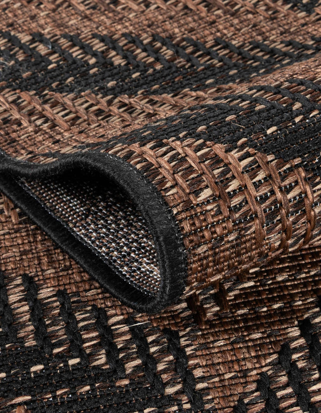 Brown 5' 3 x 8' Outdoor Modern Rectangle Rug