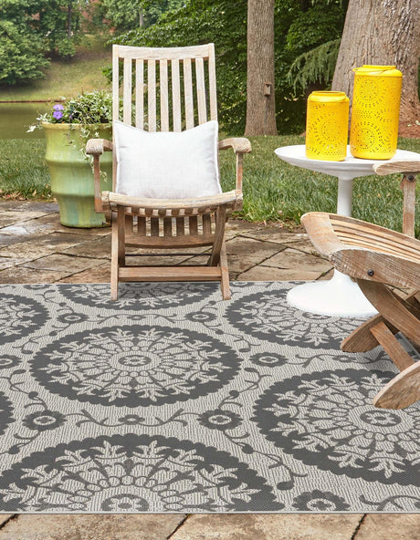 Gray 6' 1 x 6' 1 Outdoor Botanical Square Rug