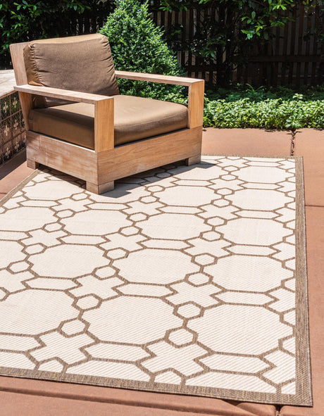 Beige 5' 3 x 8' Outdoor Trellis Rectangle Rug