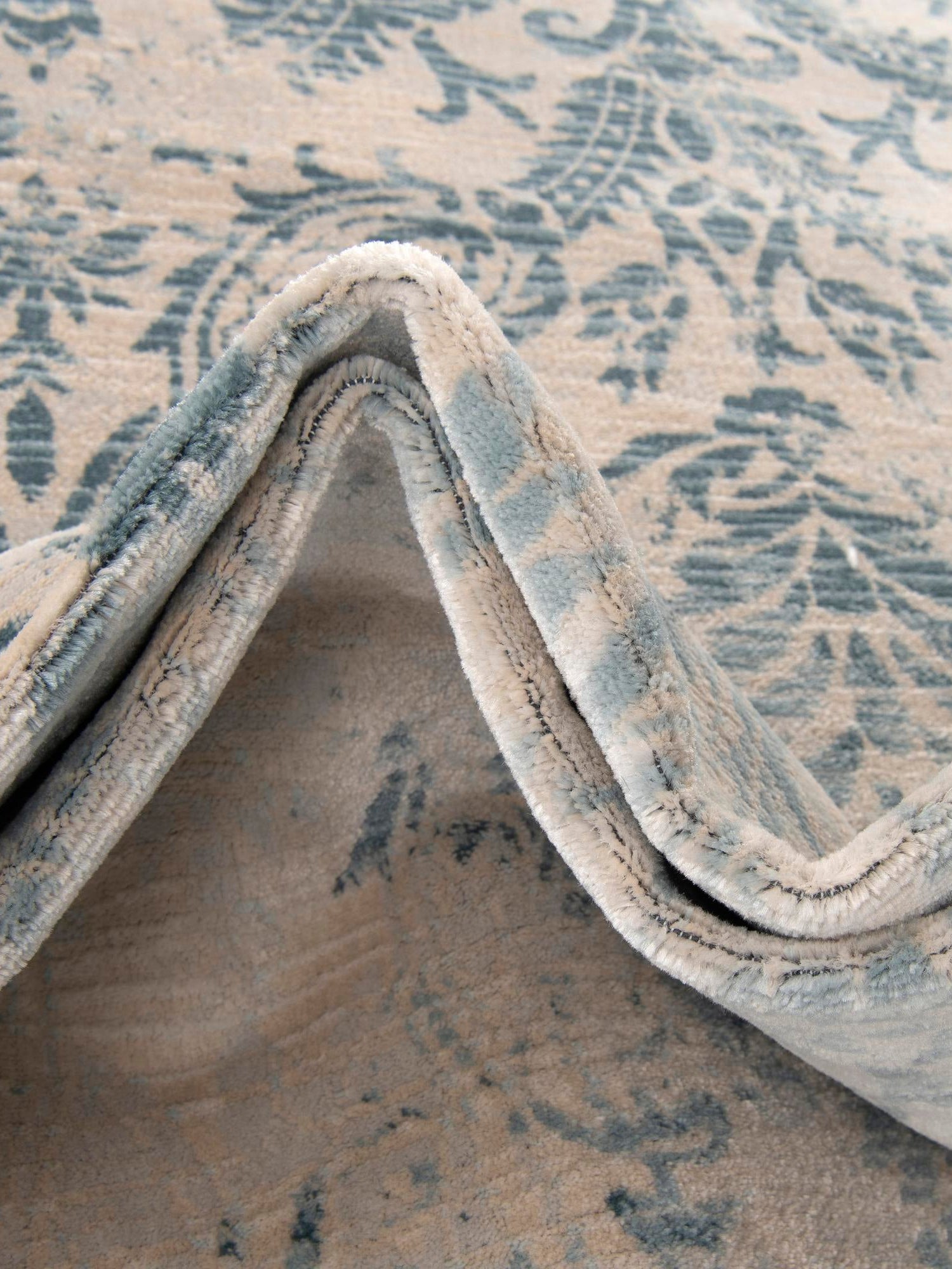 Blue 4' 1 x 6' 1 Paris Rectangle Area Rug