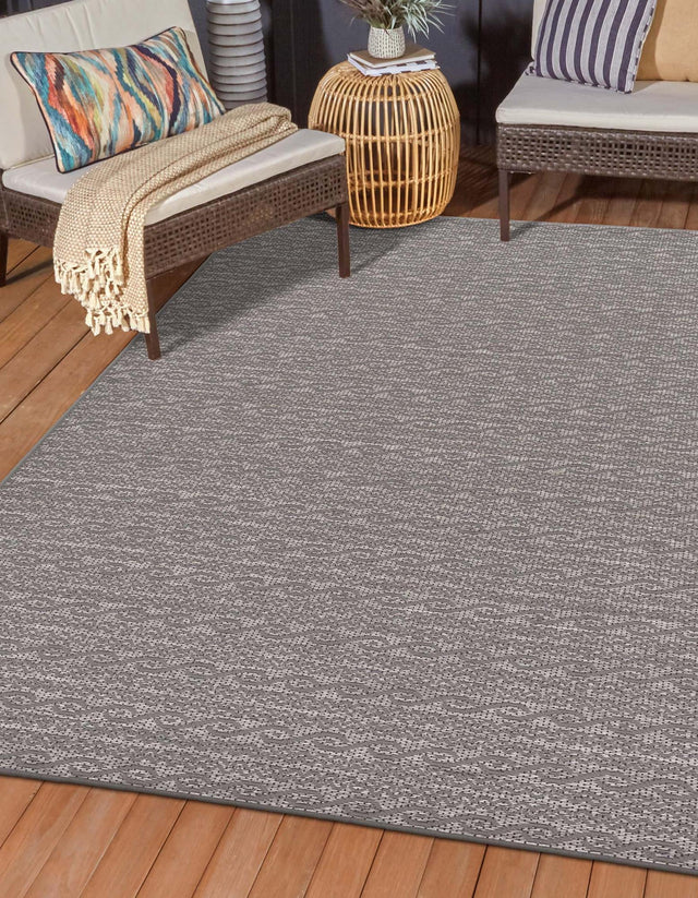 Gray 7' x 10' Outdoor Modern Rectangle Rug