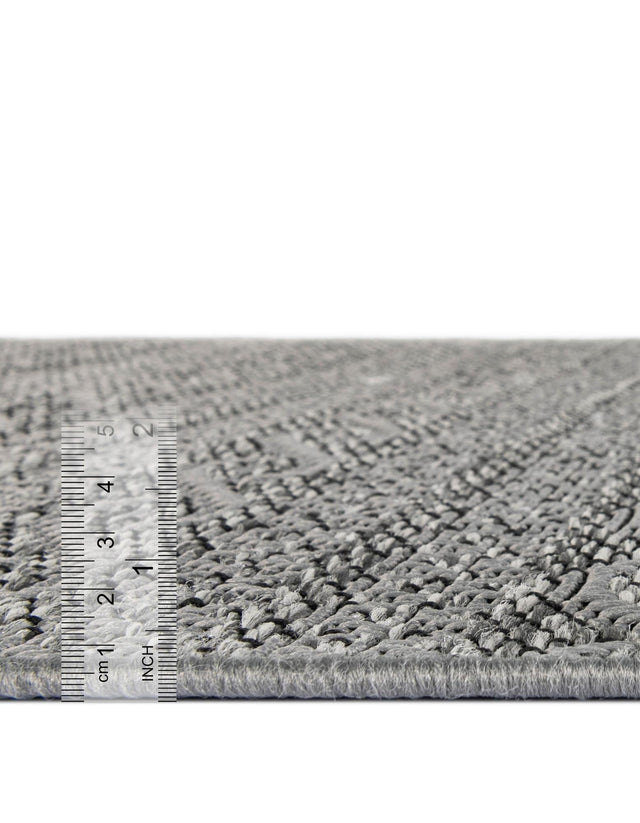 Gray 7' x 10' Outdoor Modern Rectangle Rug
