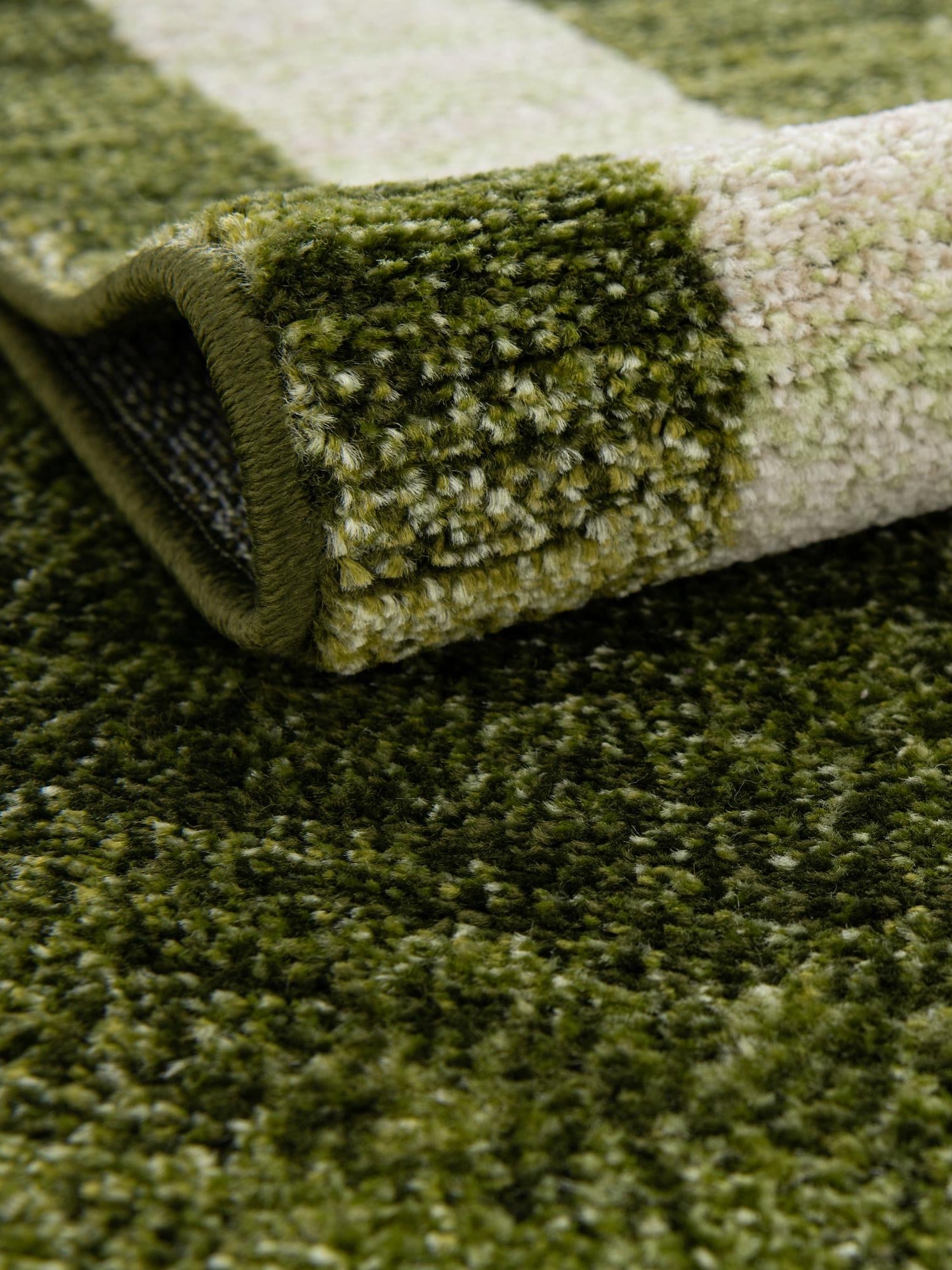 Green 3' 1 x 5' 3 Del Mar Rectangle Area Rug 100% Polypropylene Easy Clean Stain Resistant Vivid Modern Carpet Mat for Home Decor Interior Designing for Sale at Rug Engine