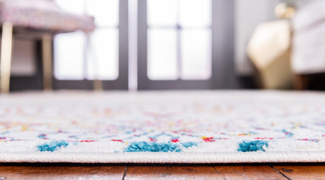 Ivory 4' 1 x 6' 1 Lyon Rectangle Rug